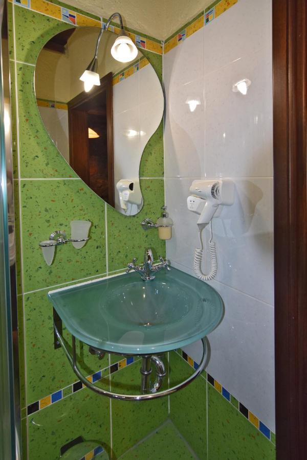 פלאיוס אגיוס אתנאסיוס Luxurious Residence At The Village Square מראה חיצוני תמונה
